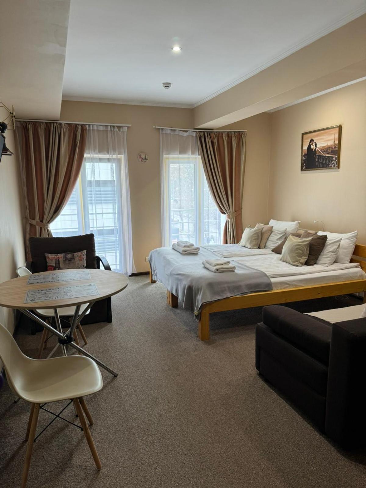 לבוב Apart Hotel Avinos מראה חיצוני תמונה