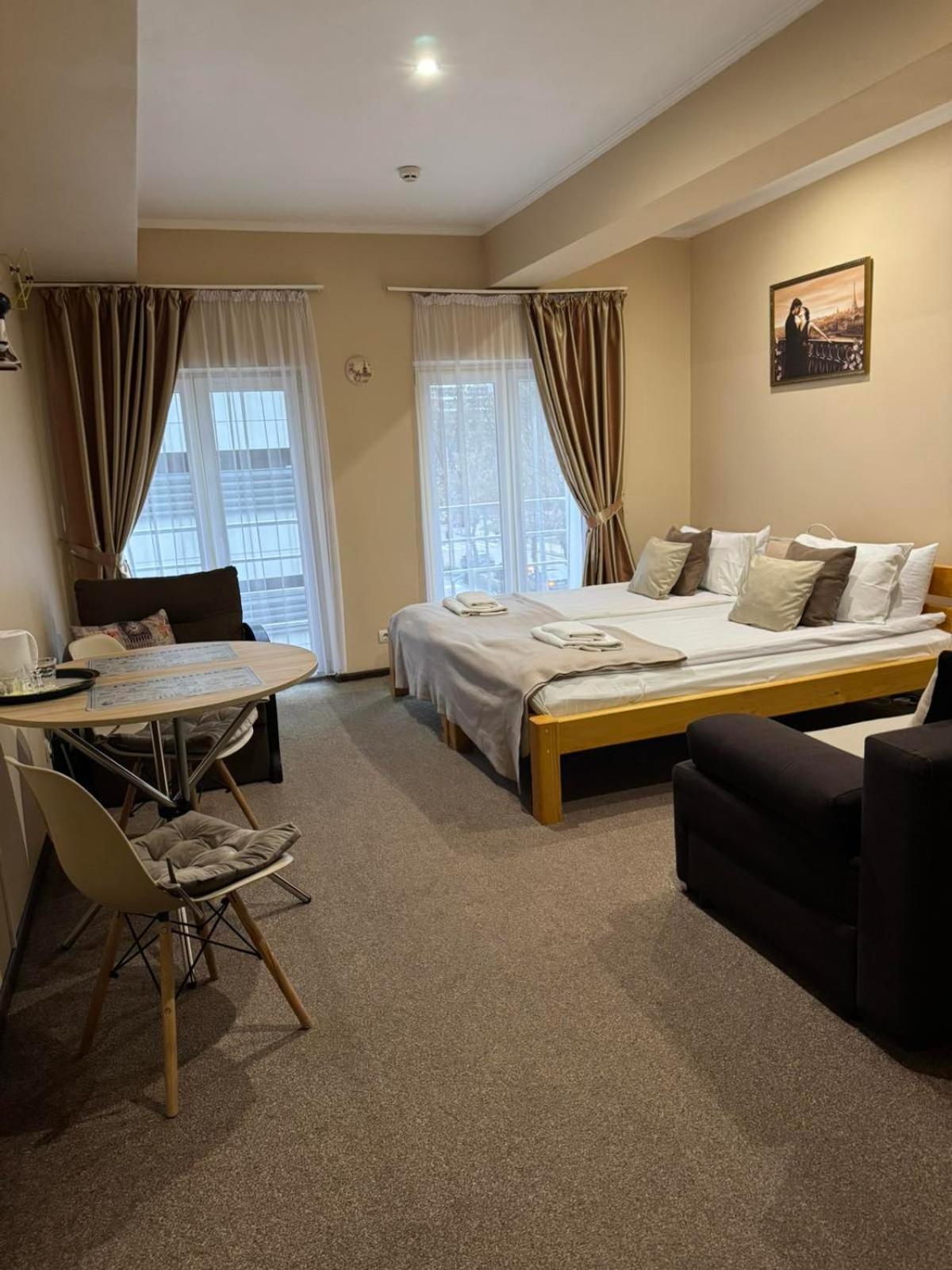 לבוב Apart Hotel Avinos מראה חיצוני תמונה
